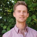 George, Business and Finance Assistant