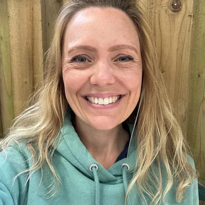 Tash, School Administrator and Receptionist, Liss